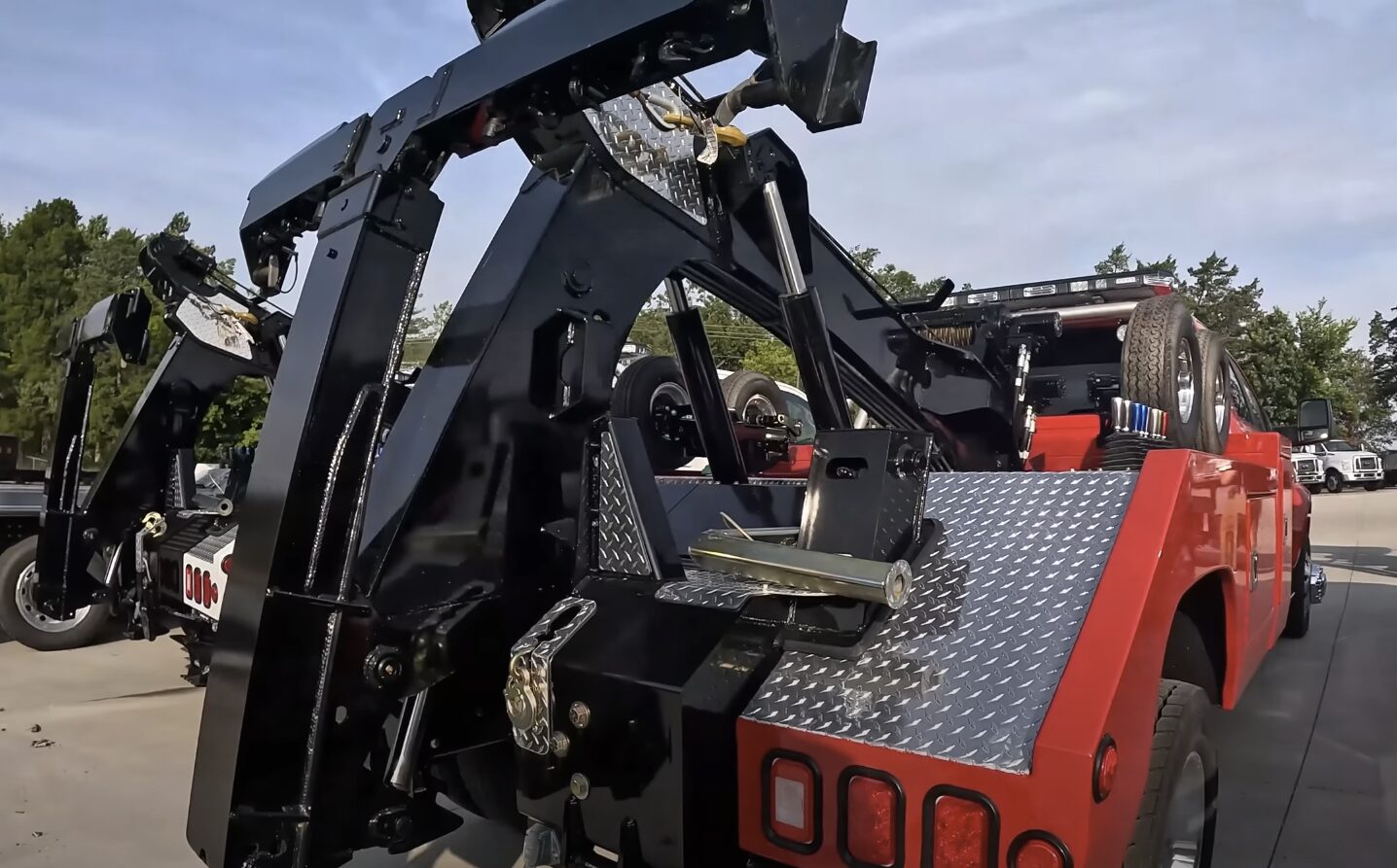 Brookline Towing Service - 24/7 Emergency Towing 24/7 Emergency Towing - Professional towing service equipment and operations
